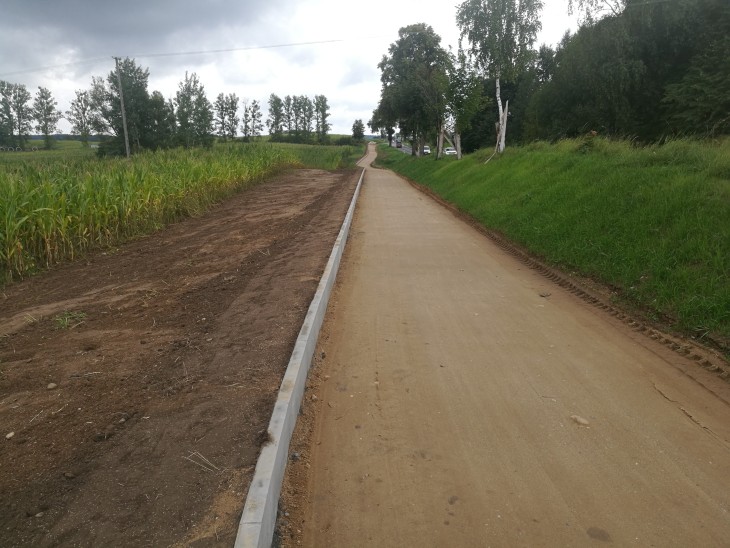 Budowa drogi rowerowej wzdłuż DK16 w Probarku. Fot. GDDKiA